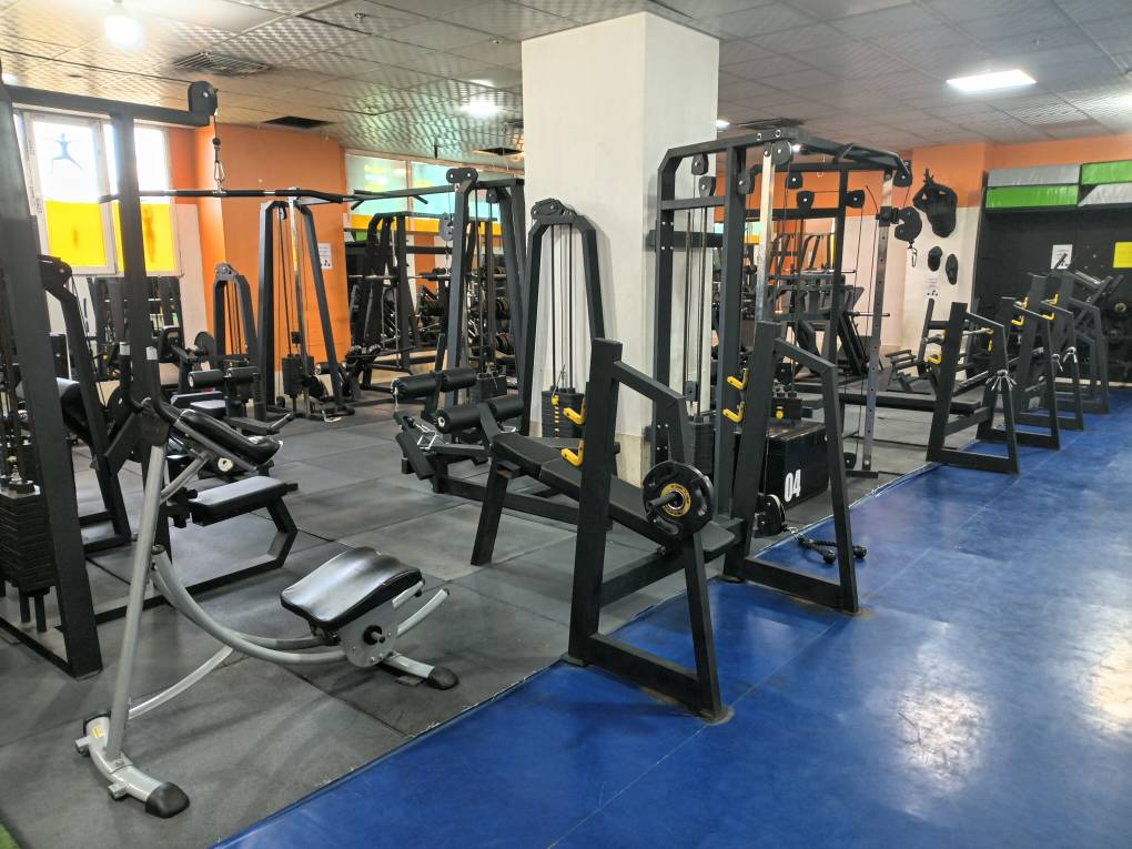باشگاه بدنسازی آرمیس